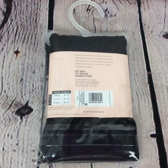 Freestyle by Danskin Girls' Black Tights Footed - Picture 11 of 13